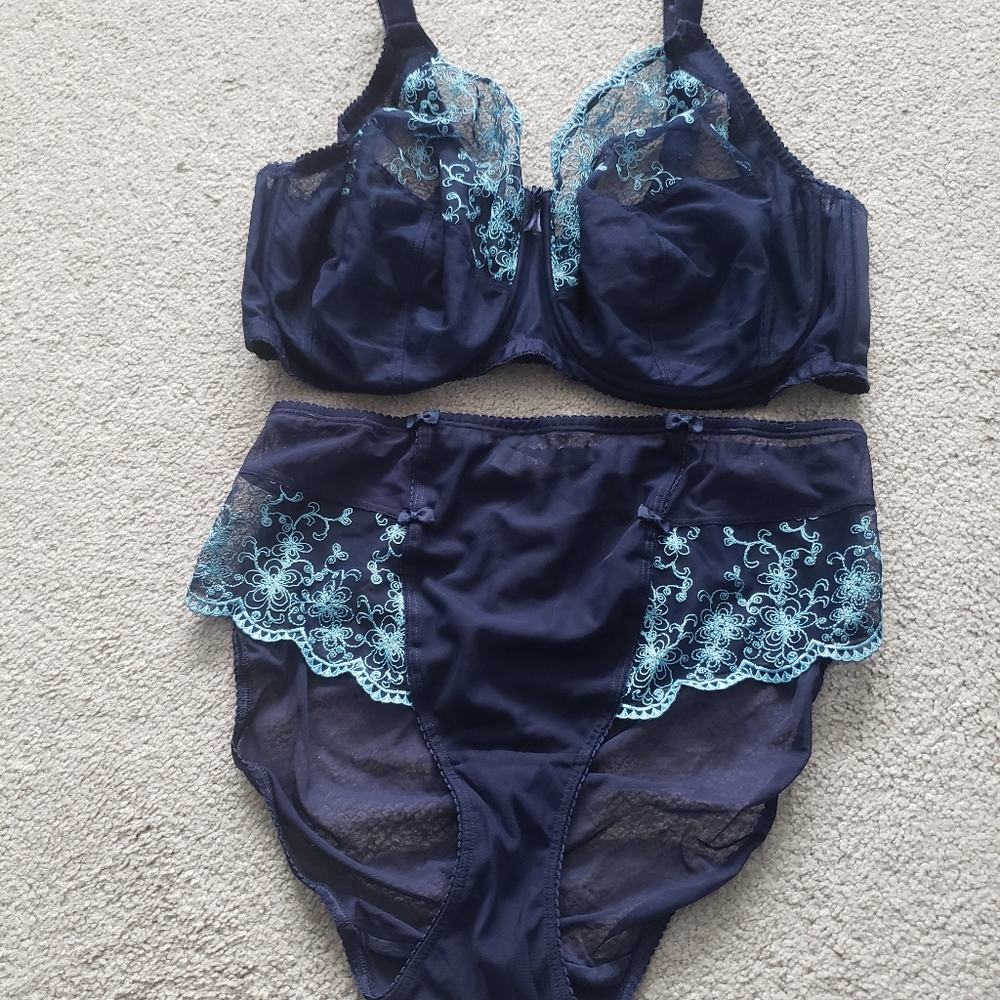 Cacique Bra and Panty Set